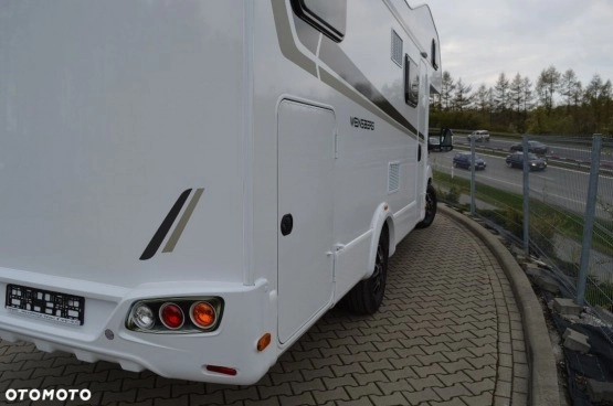                         KNAUS Weinsbeg Carahome AL700 DG 2017 Wadowscy - zdjęcie 12
                        