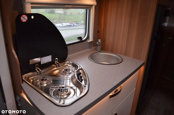                         KNAUS Weinsbeg Carahome AL700 DG 2017 Wadowscy - zdjęcie 2
                        