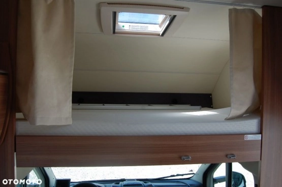                         KNAUS Weinsbeg Carahome AL700 DG 2017 Wadowscy - zdjęcie 4
                        