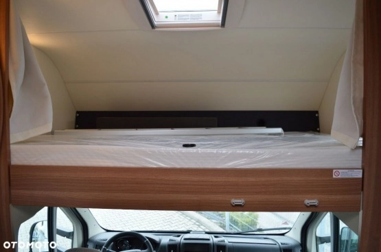                         KNAUS Weinsbeg Carahome AL700 DG 2017 Wadowscy - zdjęcie 6
                        