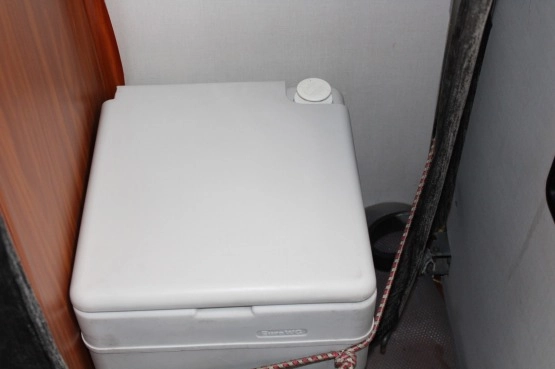                         Kamper Mercedes Benz 207 D  - zdjęcie 14
                        