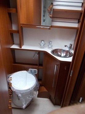                         RAPIDO 866 F - marka PREMIUM od autoryzowanego dealera, PROMOCJA – 47 000 PLN netto - zdjęcie 6
                        