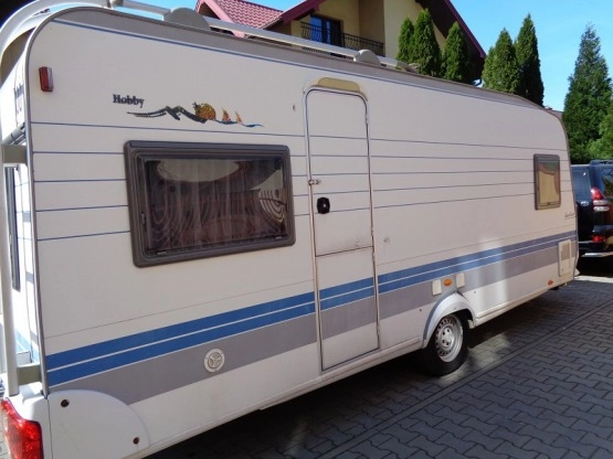                         Przyczepa kempingowa HOBBY EXELLENT 560 z 2005 r., solar, prywatna - zdjęcie 2
                        