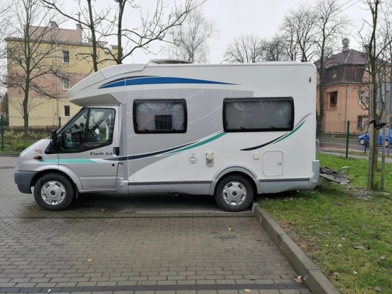                         Kamper Chausson 2011 r. bezwypadkowy - stan perfekcyjny - zdjęcie 8
                        