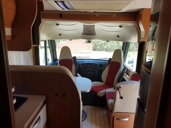                         KAMPER CAMPER AVENTURA PILOTE 2012 NA 5 OSÓB - zdjęcie 14
                        