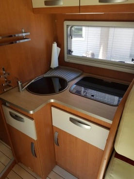                         KAMPER CAMPER AVENTURA PILOTE 2012 NA 5 OSÓB - zdjęcie 5
                        