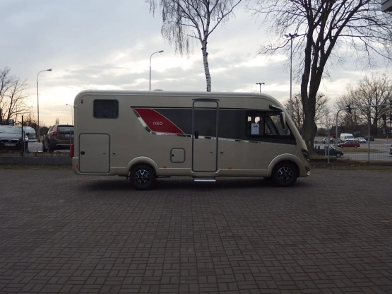                         kamper Burstner IXEO I 690 G nowy, OD RĘKI! - zdjęcie 18
                        