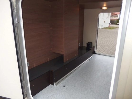                         kamper Burstner IXEO I 690 G nowy, OD RĘKI! - zdjęcie 19
                        