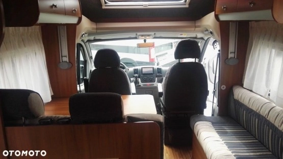                         Sprzedam Knausa Skywave 2010 r. świetnie utrzymany - zdjęcie 10
                        