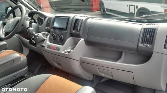                         Sprzedam Knausa Skywave 2010 r. świetnie utrzymany - zdjęcie 11
                        