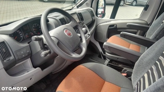                         Sprzedam Knausa Skywave 2010 r. świetnie utrzymany - zdjęcie 8
                        