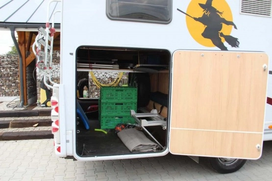                         Kamper camper Sunlight A70 ducato 6-cio osobowy - zdjęcie 2
                        