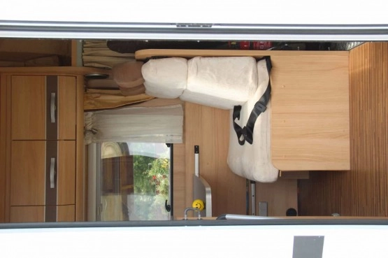                         Kamper camper Sunlight A70 ducato 6-cio osobowy - zdjęcie 6
                        