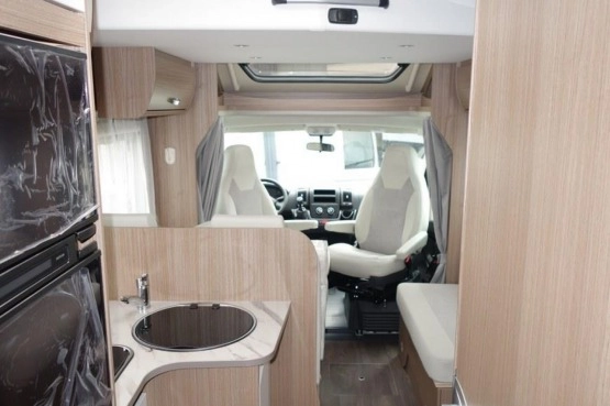                         Samochód kempingowy kamper fabrycznie nowy Carado T448 - zdjęcie 2
                        