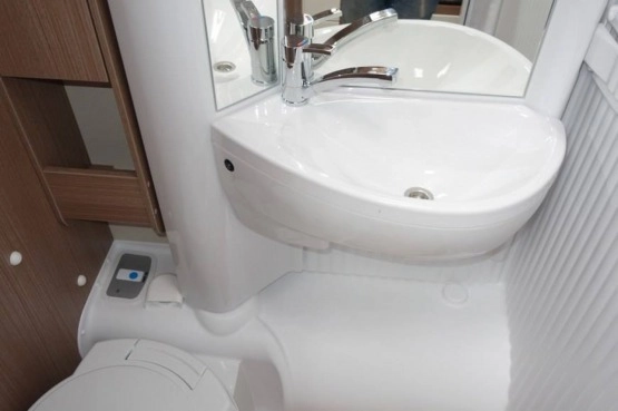                         Samochód kempingowy kamper fabrycznie nowy Carado T448 - zdjęcie 4
                        