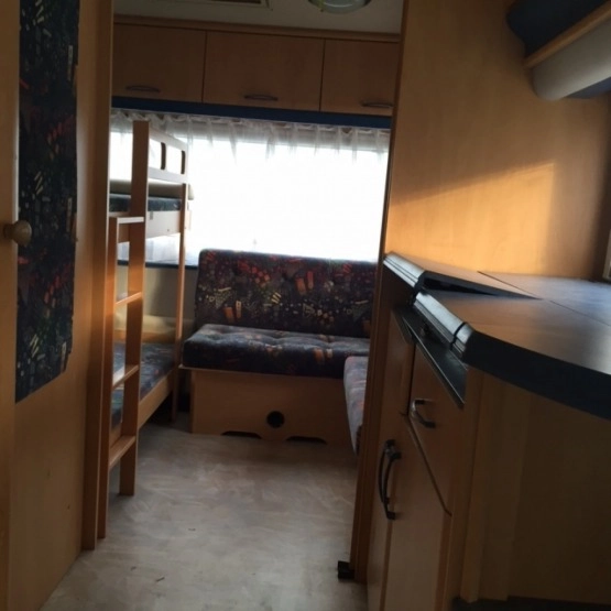                         Przyczepa Hobby 495UL z przedsionkiem - zdjęcie 5
                        