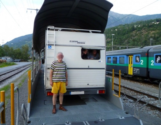                         Sprzedam kamper PEUGEOT J5 - zdjęcie 7
                        