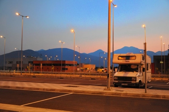                         Sprzedam kamper PEUGEOT J5 - zdjęcie 9
                        