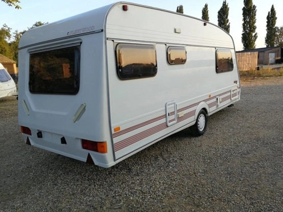                         Przyczepa kempingowa Fleetwood 5-osobowa z przedsionkiem i napędem, 1995r. - zdjęcie 7
                        