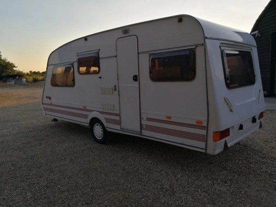                         Przyczepa kempingowa Fleetwood 5-osobowa z przedsionkiem i napędem, 1995r. - zdjęcie 9
                        