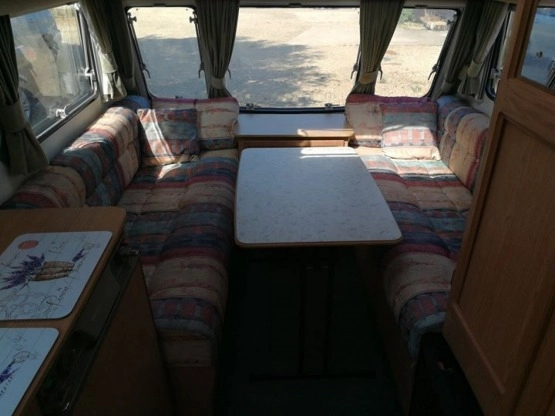                         Przyczepa kempingowa Avondale 2-osobowa z przedsionkiem i napędem, 1999r. - zdjęcie 7
                        