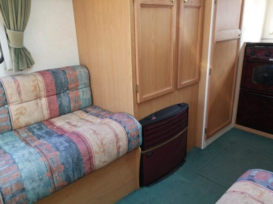                         Przyczepa kempingowa Avondale 2-osobowa z przedsionkiem i napędem, 1999r. - zdjęcie 8
                        