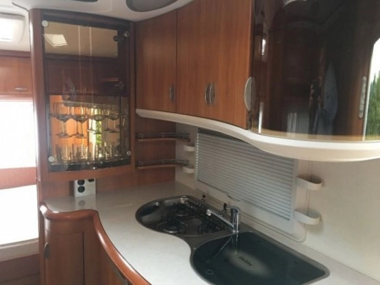                         Przyczepa Hobby 440SF, mover, przedsionek Isabella z karbonowym stelażem - zdjęcie 8
                        