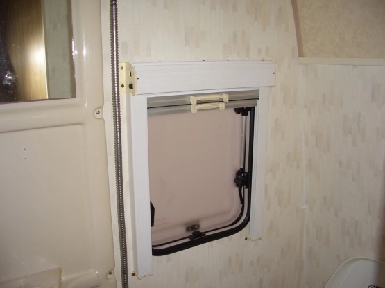                         Piekna przyczepa campingowa Clubmann 2 pelna opcja stan perfekcyjny - zdjęcie 19
                        