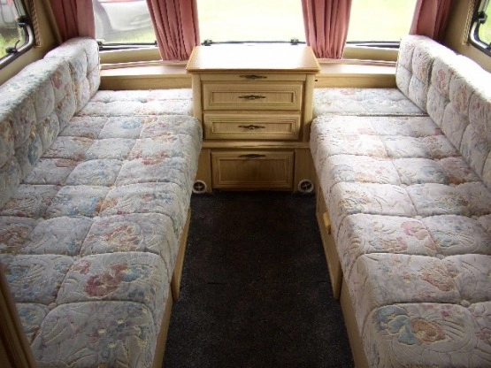                         Piekna przyczepa campingowa Clubmann 2 pelna opcja stan perfekcyjny - zdjęcie 8
                        