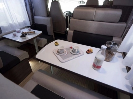                         KAMPER CAMPER BENIMAR SPORT 323 7 OSÓB MODEL 2019 - zdjęcie 12
                        