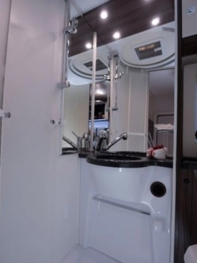                         KAMPER CAMPER BENIMAR SPORT 323 7 OSÓB MODEL 2019 - zdjęcie 13
                        