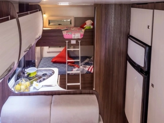                         KAMPER CAMPER BENIMAR SPORT 323 7 OSÓB MODEL 2019 - zdjęcie 1
                        