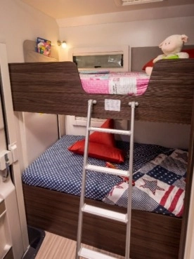                         KAMPER CAMPER BENIMAR SPORT 323 7 OSÓB MODEL 2019 - zdjęcie 3
                        