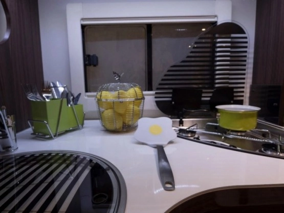                         KAMPER CAMPER BENIMAR SPORT 323 7 OSÓB MODEL 2019 - zdjęcie 6
                        