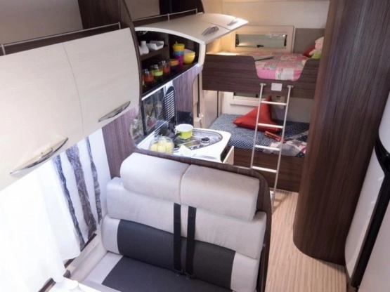                         KAMPER CAMPER BENIMAR SPORT 323 7 OSÓB MODEL 2019 - zdjęcie 7
                        