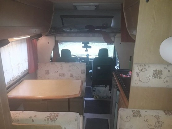                         Fiat Ducato z 1991r., 1,9TD, 86 koników. 6 osób do jazdy i spania - zdjęcie 12
                        