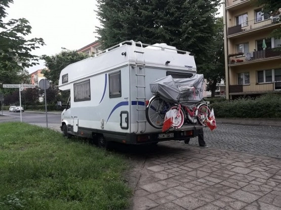                         Fiat Ducato z 1991r., 1,9TD, 86 koników. 6 osób do jazdy i spania - zdjęcie 14
                        
