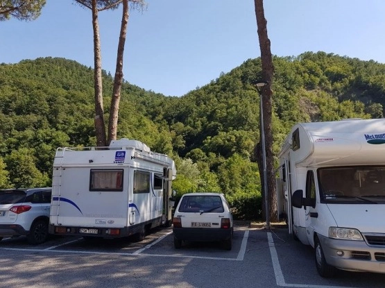                         Fiat Ducato z 1991r., 1,9TD, 86 koników. 6 osób do jazdy i spania - zdjęcie 16
                        