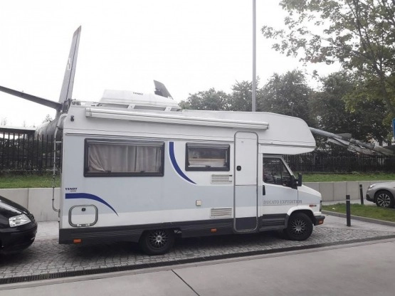                         Fiat Ducato z 1991r., 1,9TD, 86 koników. 6 osób do jazdy i spania - zdjęcie 20
                        