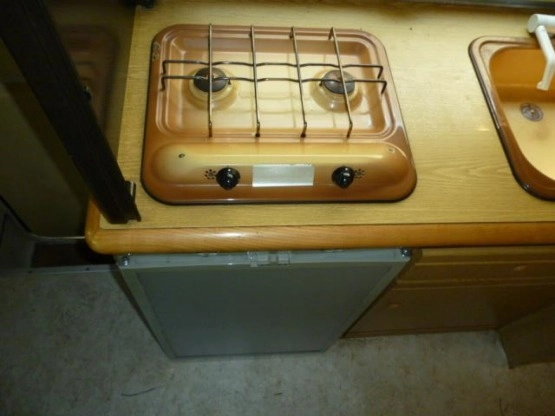                         Fiat Ducato z 1991r., 1,9TD, 86 koników. 6 osób do jazdy i spania - zdjęcie 4
                        