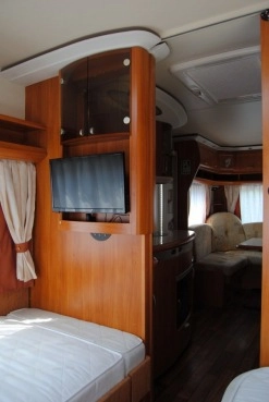                         HOBBY 560 Zarejestrowana! Bogato Wyposażona! Przedsionek! 2008 ROK TANIO - zdjęcie 19
                        