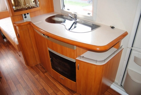                         HOBBY 560 Zarejestrowana! Bogato Wyposażona! Przedsionek! 2008 ROK TANIO - zdjęcie 25
                        