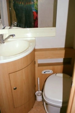                         Kamper Eura Mobil 585 - zdjęcie 2
                        