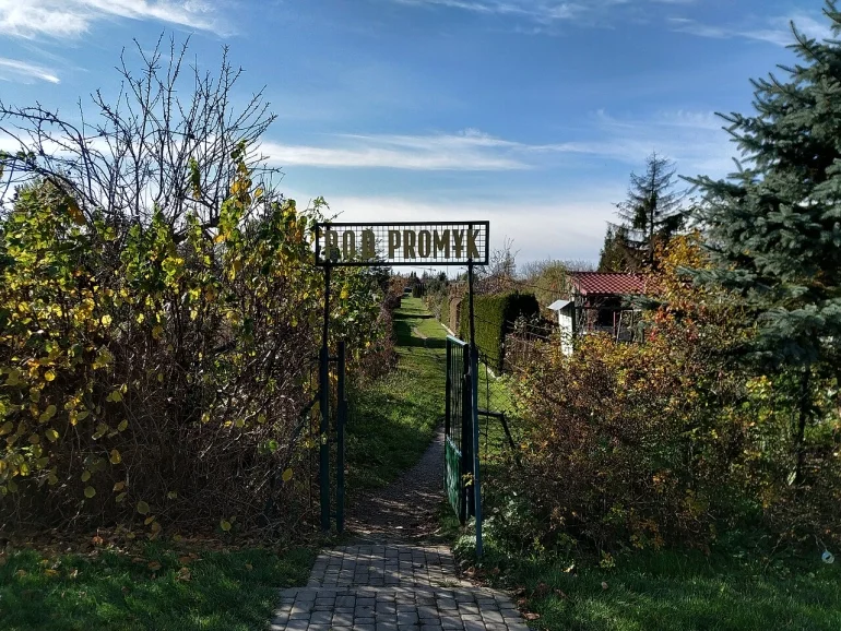 Stara przyczepa na działce ROD – czy to legalne? 1