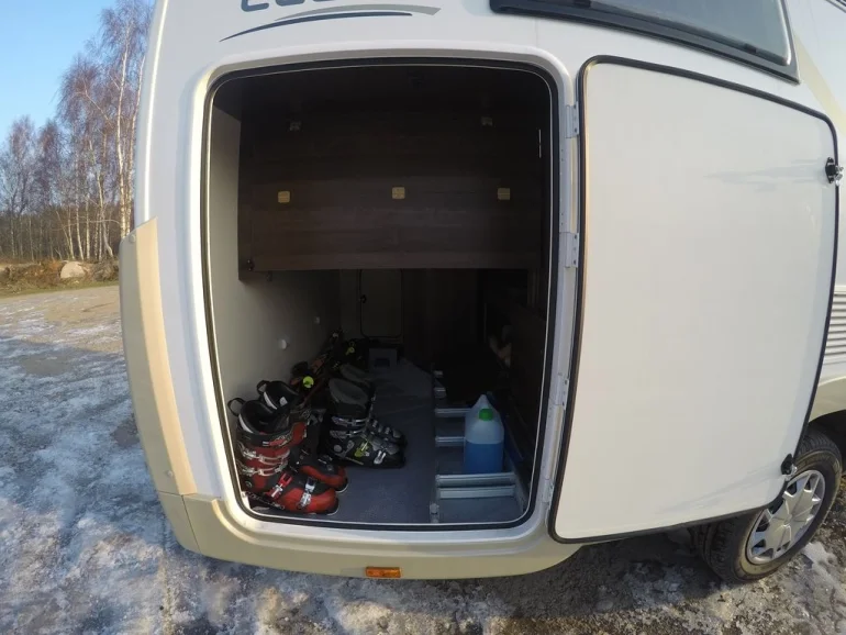 Sposoby na suszenie ubrań w kamperze i przyczepie 2