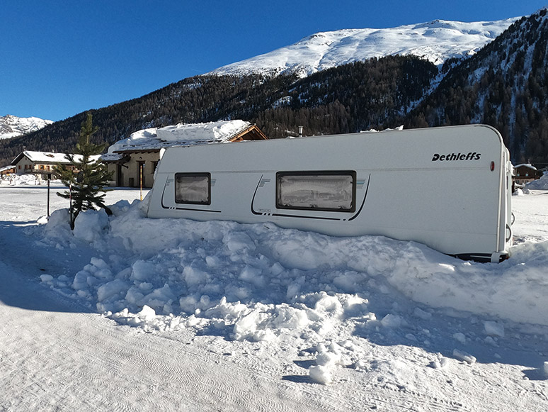 Zimowe wyposażenie kampera – bo licho nie śpi na mrozie 6