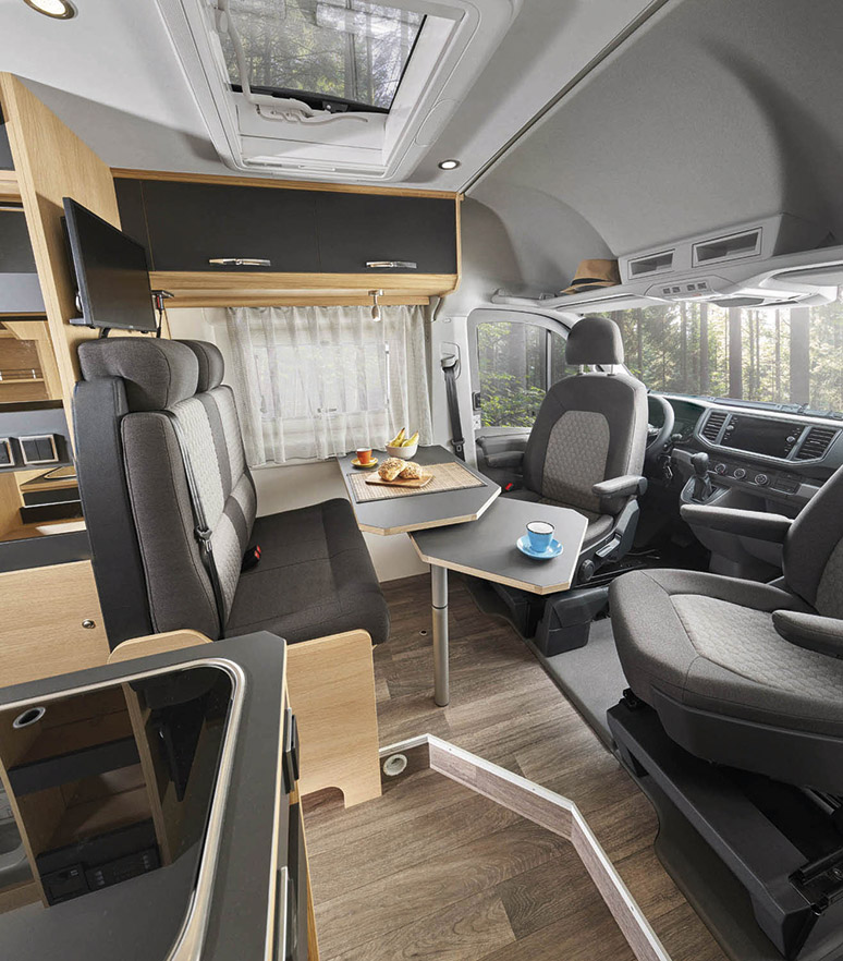 Kampervan z windą. Bravia Mobil 680 Lift 2