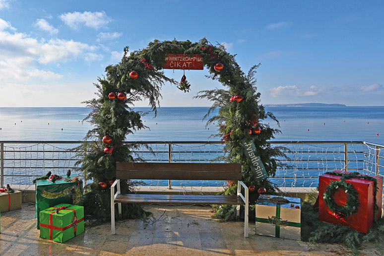 Odlot do ciepłych krajów. Kemping Čikat w zimowej scenerii 1