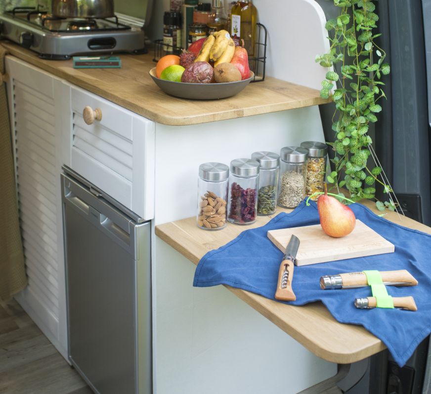 Luksusowy zestaw kuchenny Opinel – elegancja w drodze i na kempingu 1