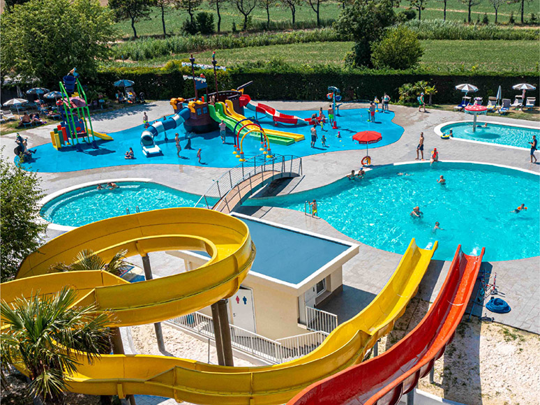 Kempingi nad wspólnym morzem – San Francesco i BiVillage 8